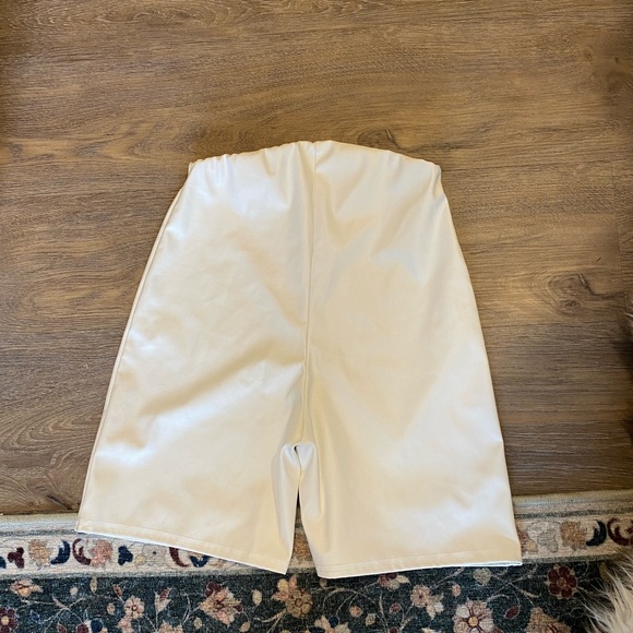 Pleather biker shorts - Picture 3 of 3